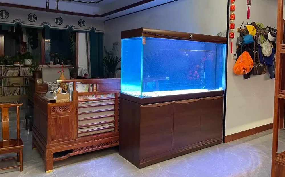 Chinese-style solid wood base cabinet, floor-standing koi fish tank in the living room