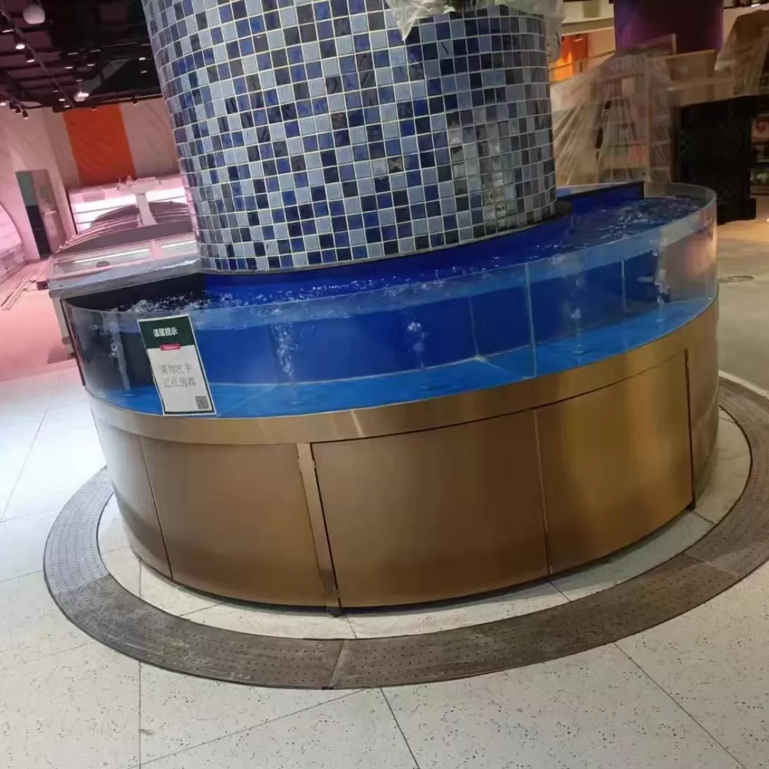 Column-wrapped arc-shaped stainless steel catering and aquaculture seafood tank: An integrated solution for commercial space column renovation and high-density aquatic product temporary breeding