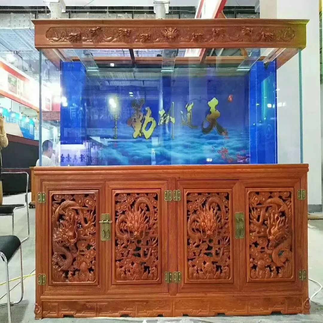 Custom-made Chinese-style solid wood fish tanks with hollowed-out dragon patterns and four doors, 
